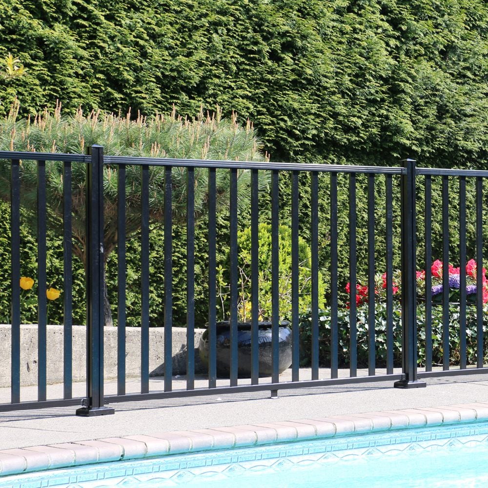 Poteau de clôture en aluminium pour surface dure AquatinePLUS de 4 pi de hauteur, noir, pour clôture de piscine