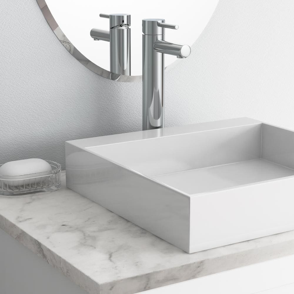 Robinet de lavabo de salle de bain à trou unique à poignée unique Align en chrome (drain non inclus; valve incluse)