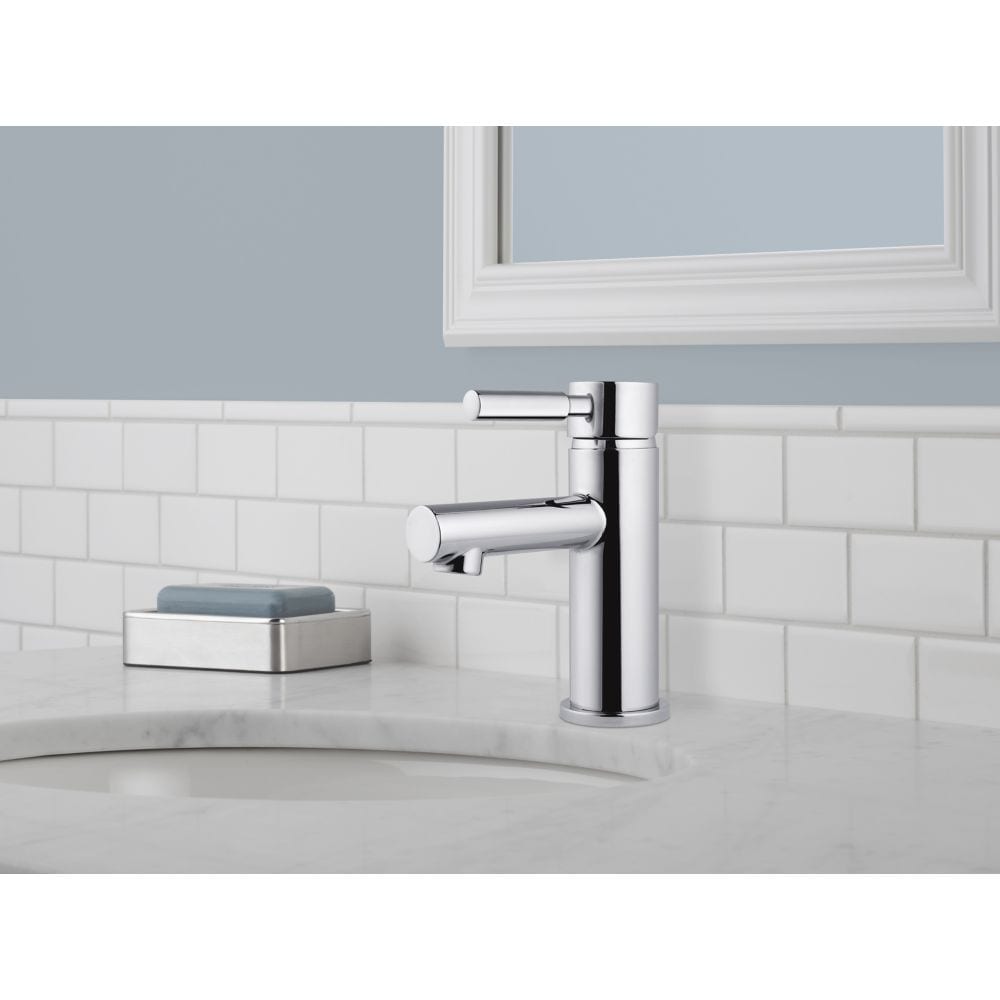 Robinet de lavabo de salle de bain à poignée unique et trou unique Struct à débit standard, montage sur pont, en chrome