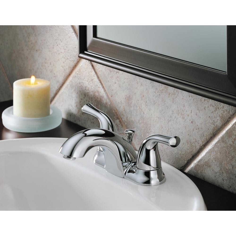 Robinet de salle de bain classique à deux poignées et levier central de 4 pouces à arc moyen en chrome