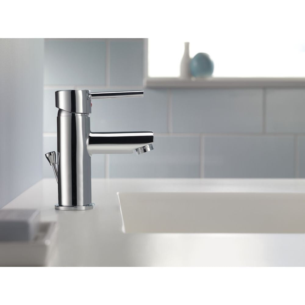 Robinet de lavabo de salle de bain à un trou et à poignée unique, montage sur pont, débit standard, chrome