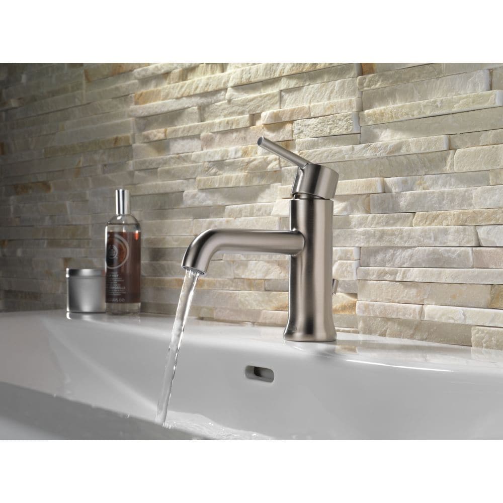Robinet de lavabo de salle de bain à poignée unique à trou unique Trinsic à montage sur pont, débit standard, pop-up en métal en acier inoxydable