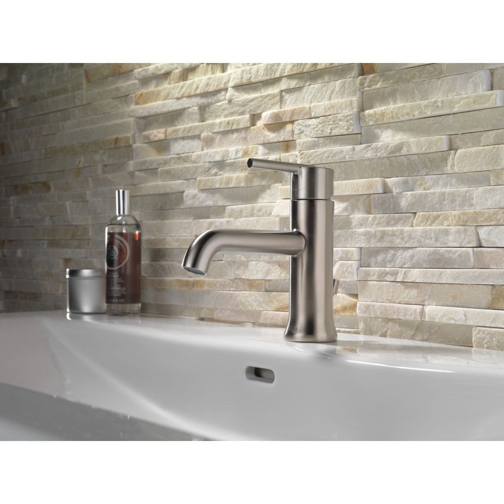 Robinet de lavabo de salle de bain à poignée unique à trou unique Trinsic à montage sur pont, débit standard, pop-up en métal en acier inoxydable