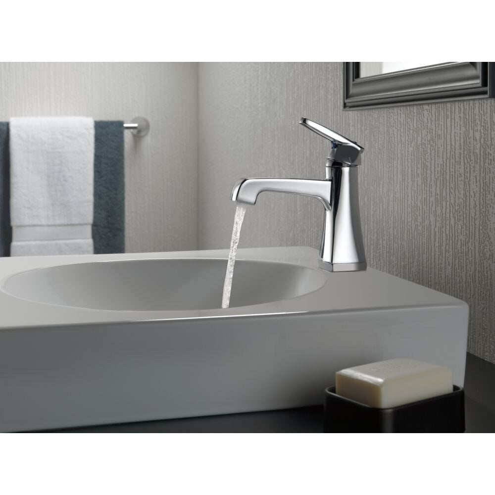 Robinet de lavabo de salle de bain à trou unique Ashlyn à poignée unique et à débit standard, montage sur pont, chrome