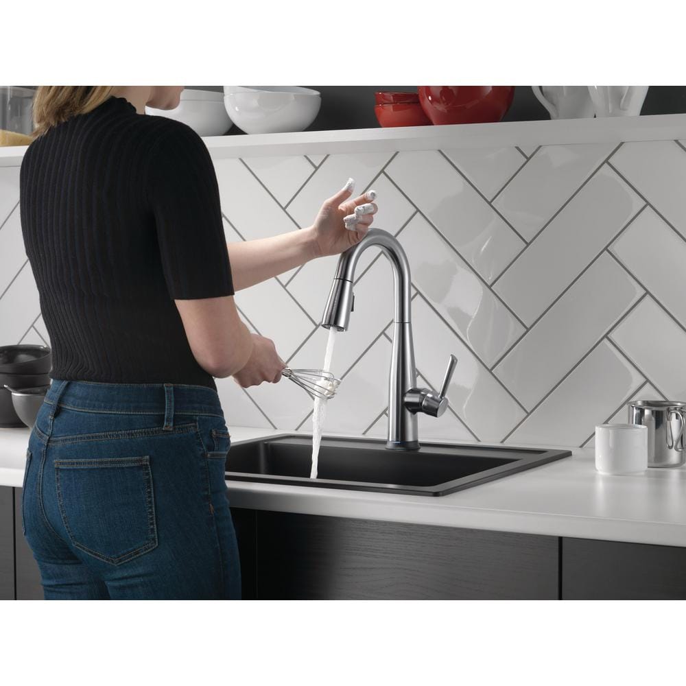Robinet de préparation/barre de pulvérisation à poignée unique Essa avec station d'accueil Touch2O et MagnaTite en acier inoxydable arctique
