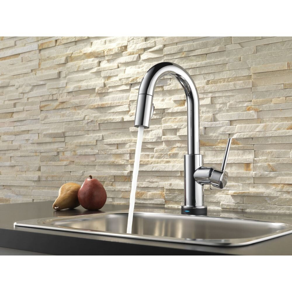 Robinet de bar à poignée unique et pulvérisateur rétractable Trinsic avec technologie Touch2O en chrome