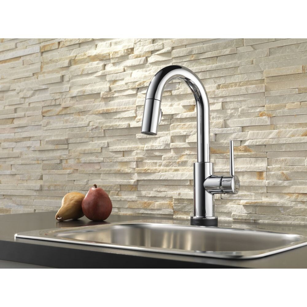 Robinet de bar à poignée unique et pulvérisateur rétractable Trinsic avec technologie Touch2O en chrome