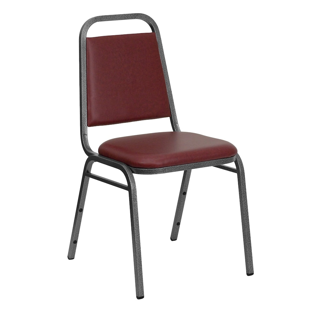 Chaise de banquet à dossier trapézoïdal