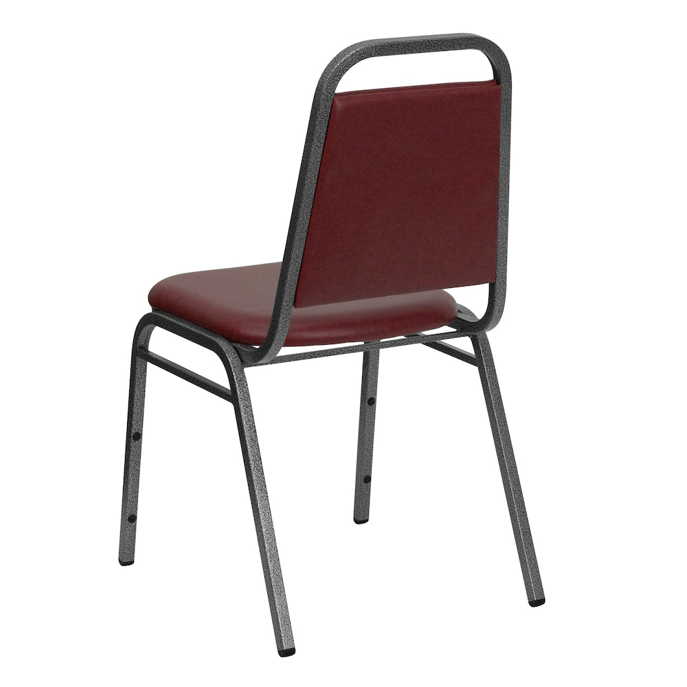 Chaise de banquet à dossier trapézoïdal