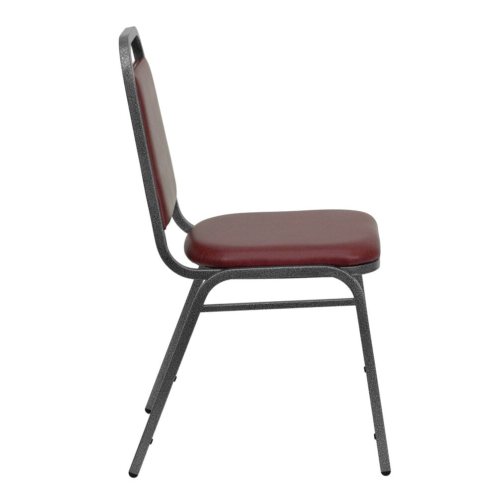 Chaise de banquet à dossier trapézoïdal