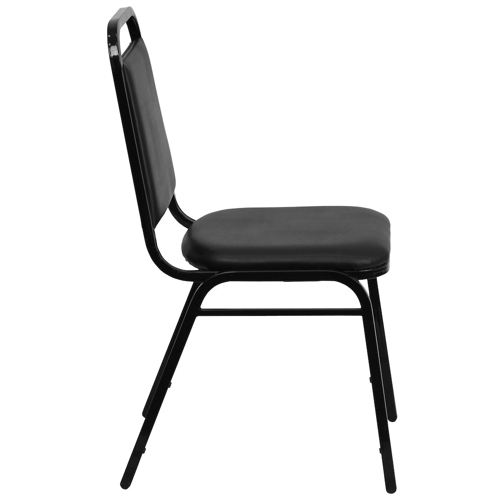 Chaise de banquet à dossier trapézoïdal
