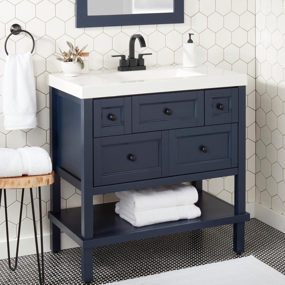 Robinet de salle de bain central Farrington de 4 pouces en noir mat