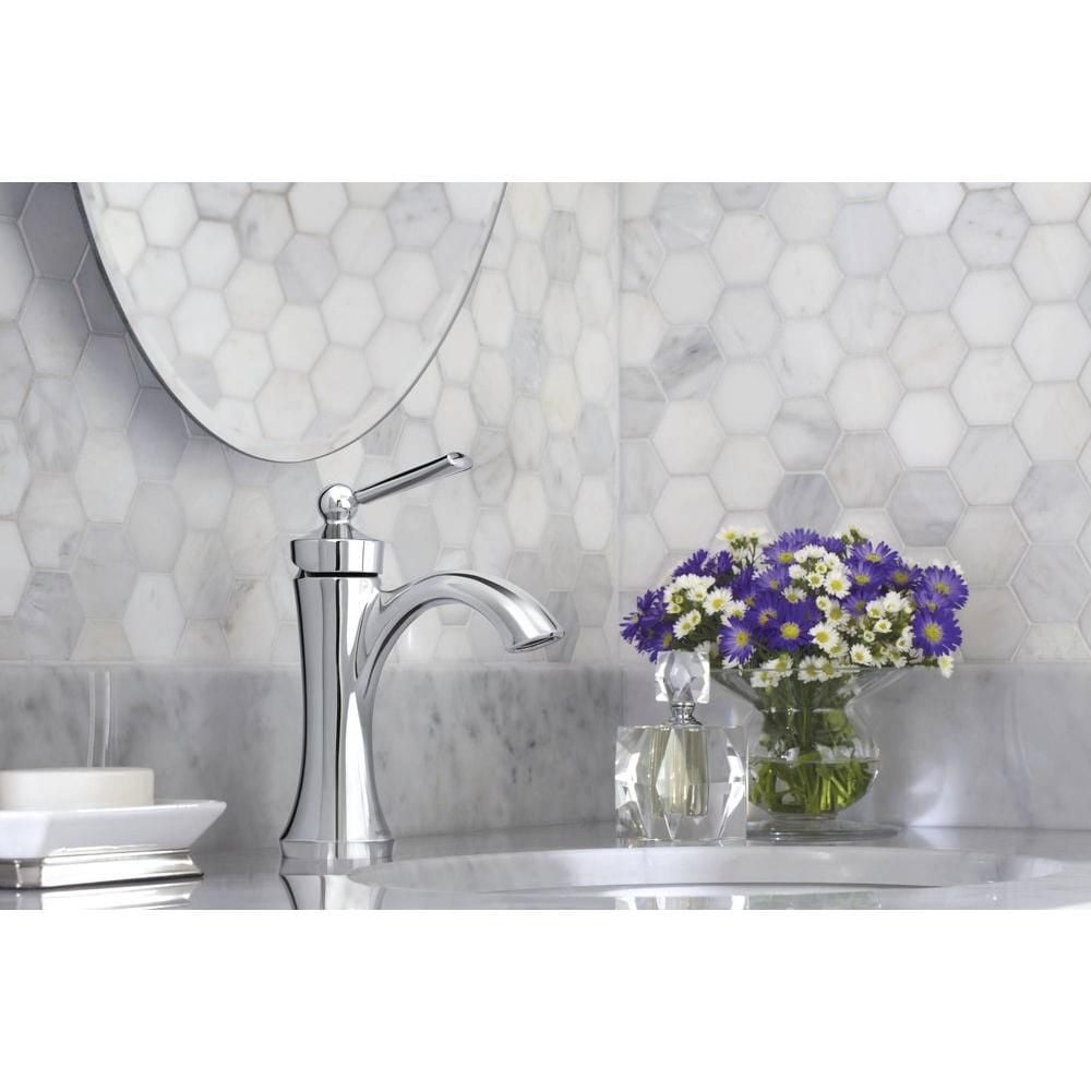 Robinet de lavabo de salle de bain à poignée unique Wynford de 4 pouces avec plaque de pont en chrome (vidange et valve incluses)