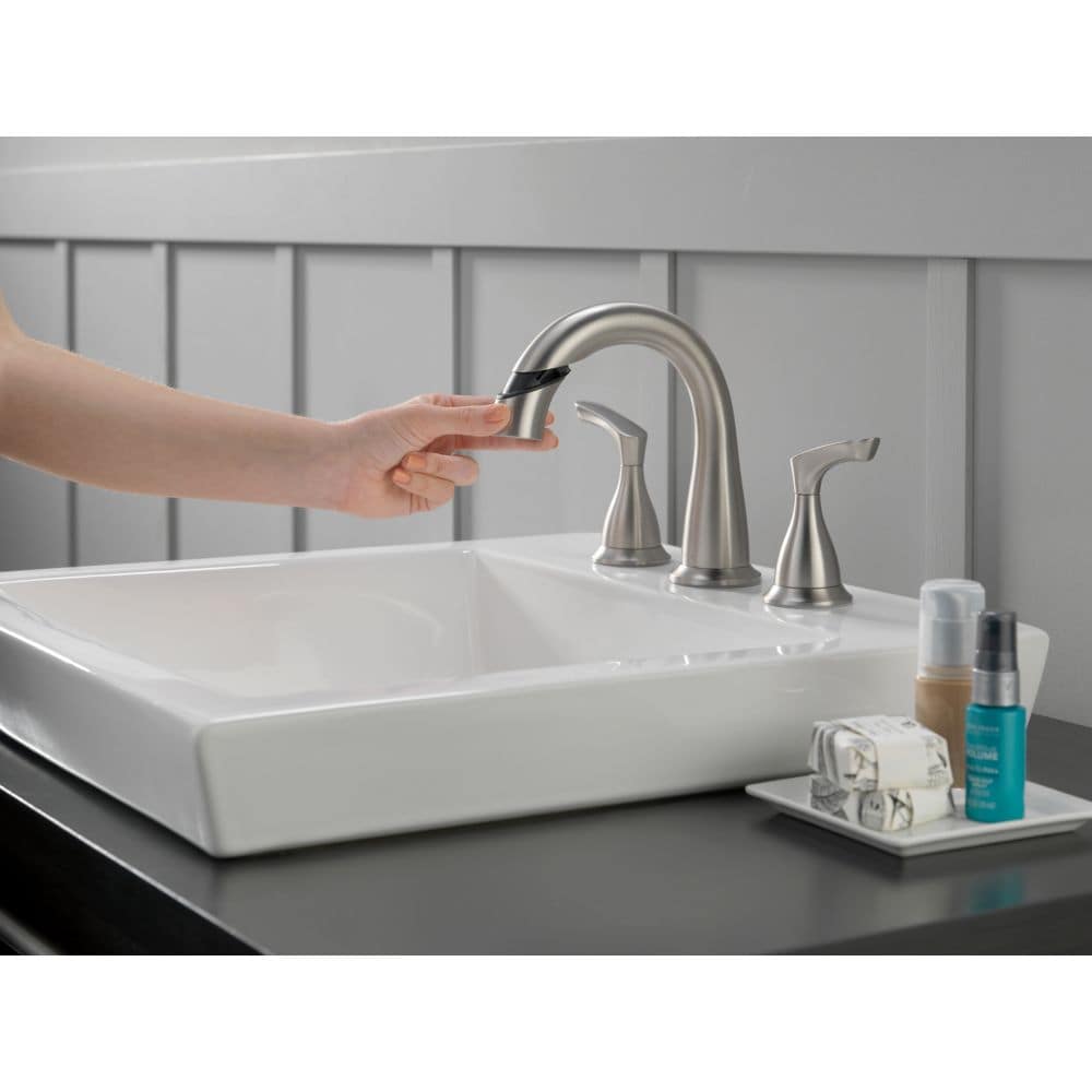 Robinet de salle de bain à 2 poignées Broadmoor de 8 po avec bec rétractable en nickel brossé SpotShield