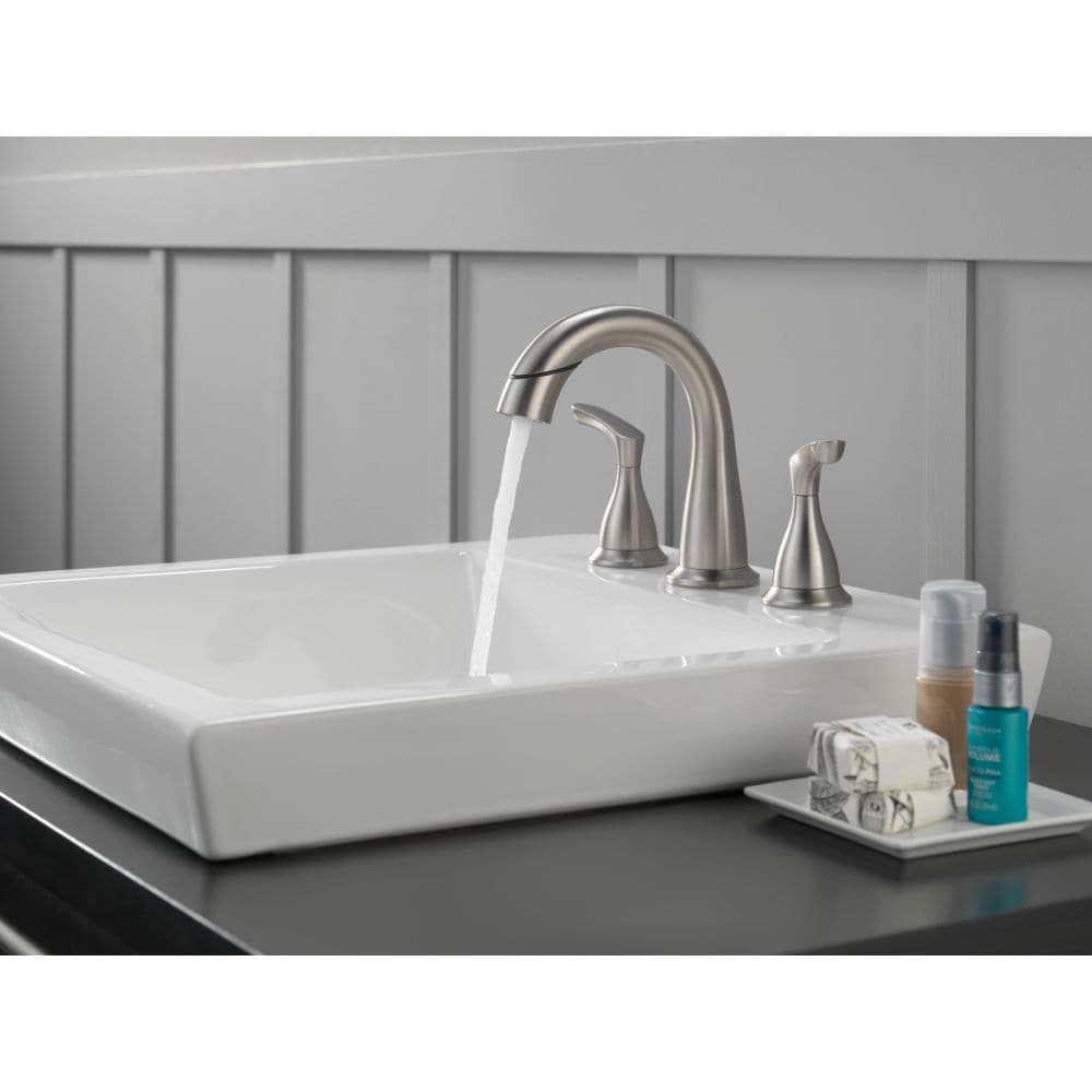 Robinet de salle de bain à 2 poignées Broadmoor de 8 po avec bec rétractable en nickel brossé SpotShield