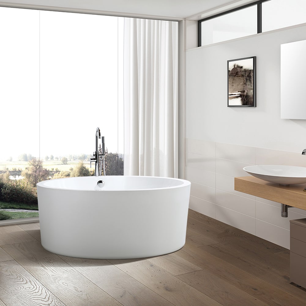 Baignoire autoportante en acrylique avec trop-plein rond en chrome poli et bonde escamotable. 6810