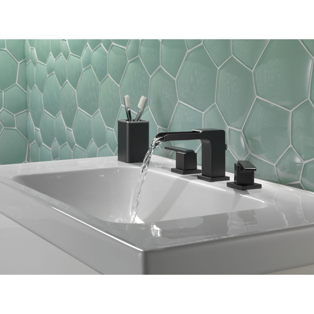 Robinet de lavabo de salle de bain à deux poignées et à arc moyen Ara avec bec verseur à canal en noir mat