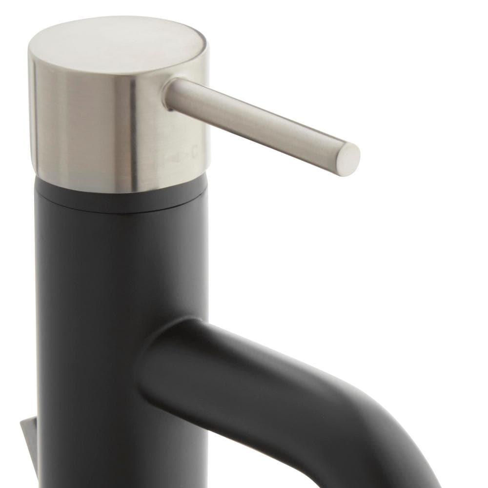 Robinet de salle de bain moderne à un trou et à poignée unique à arc bas en nickel brossé et noir mat