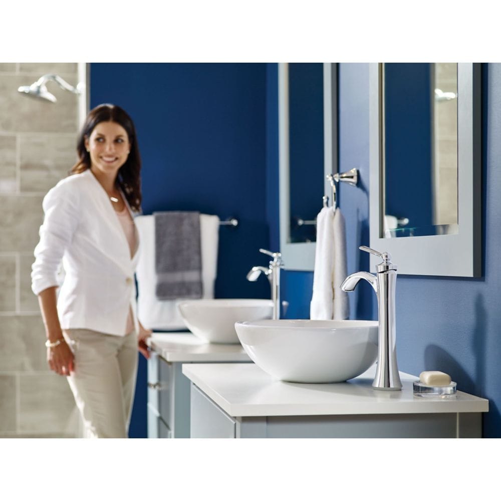 Robinet de lavabo de salle de bain à poignée unique et à trou unique Wynford en chrome (drain non inclus; valve incluse)
