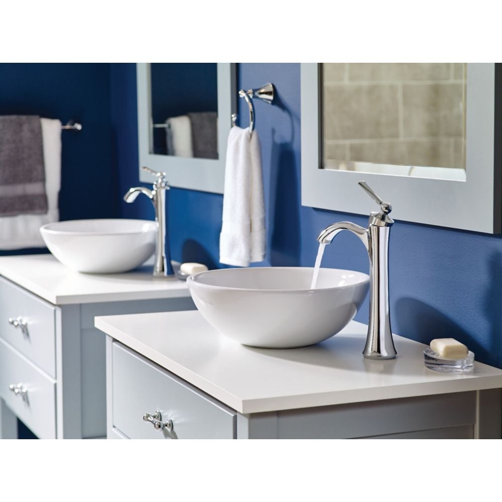 Robinet de lavabo de salle de bain à poignée unique et à trou unique Wynford en chrome (drain non inclus; valve incluse)