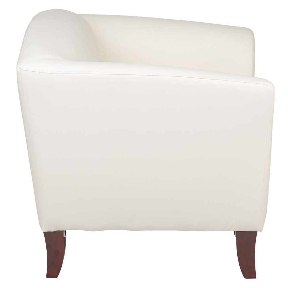Chaise en cuir blanc