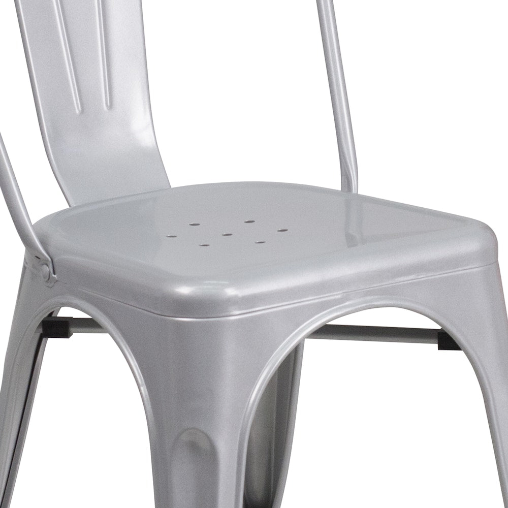 Chaise en métal argenté