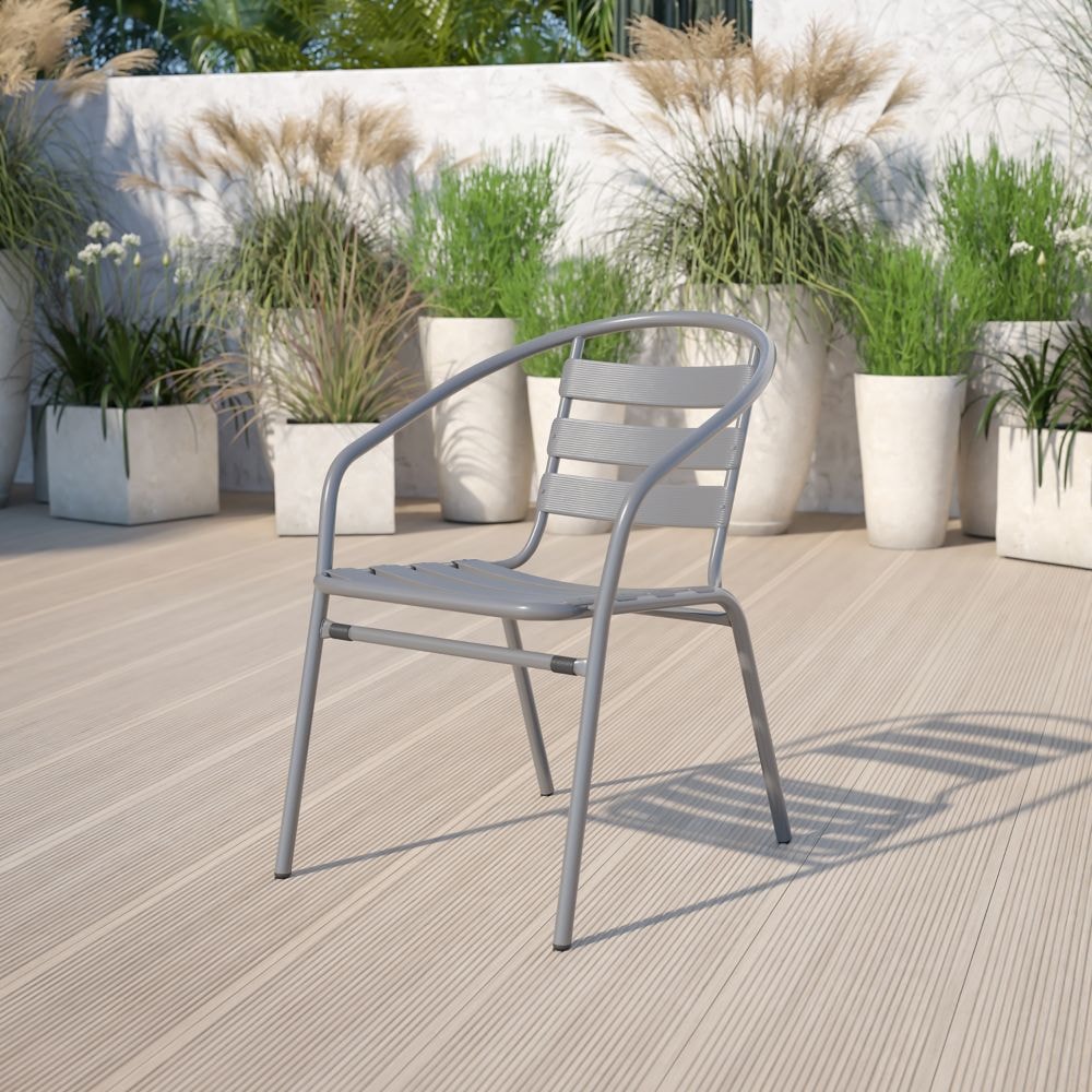 Chaise à lattes en aluminium argenté