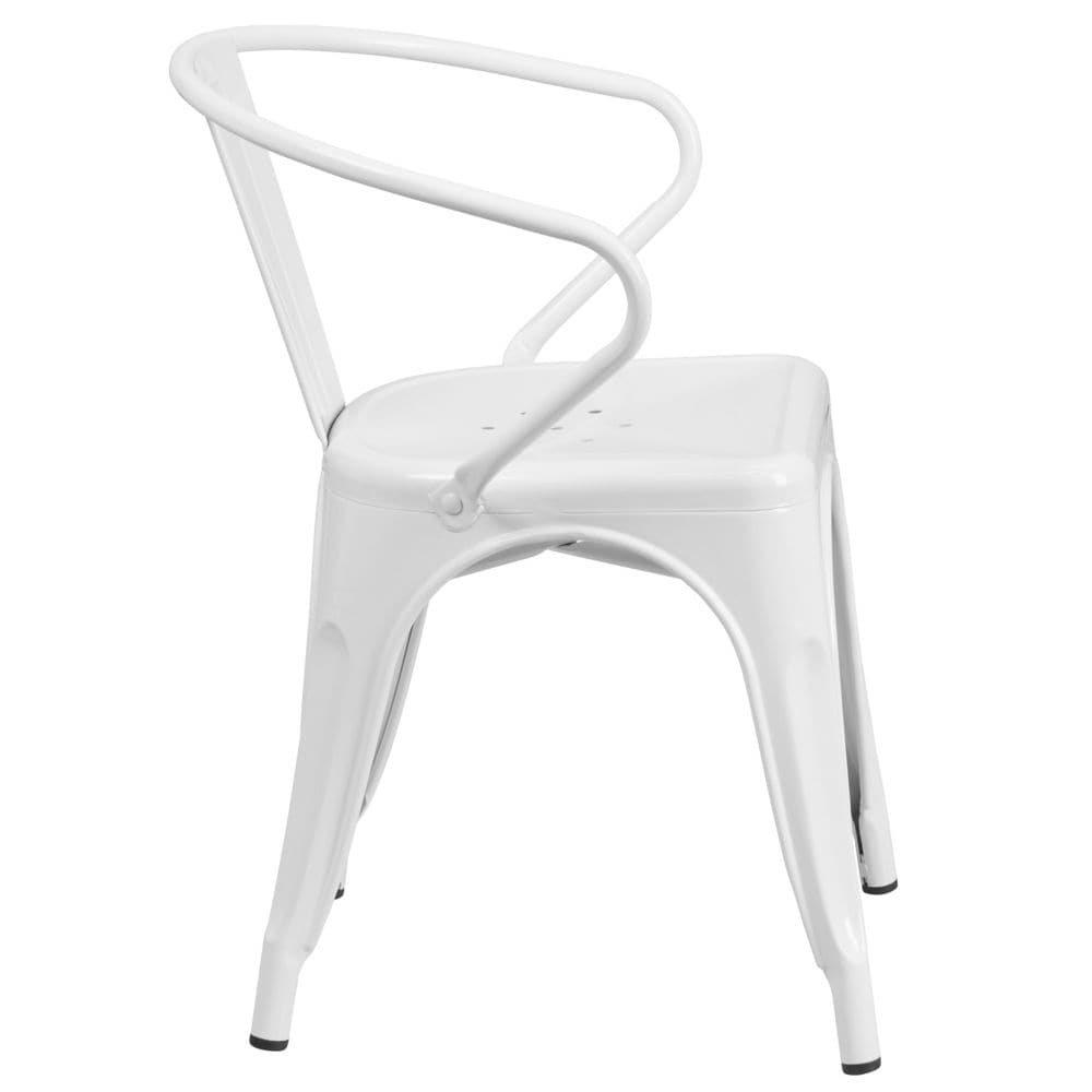 Chaise en métal blanc avec accoudoirs