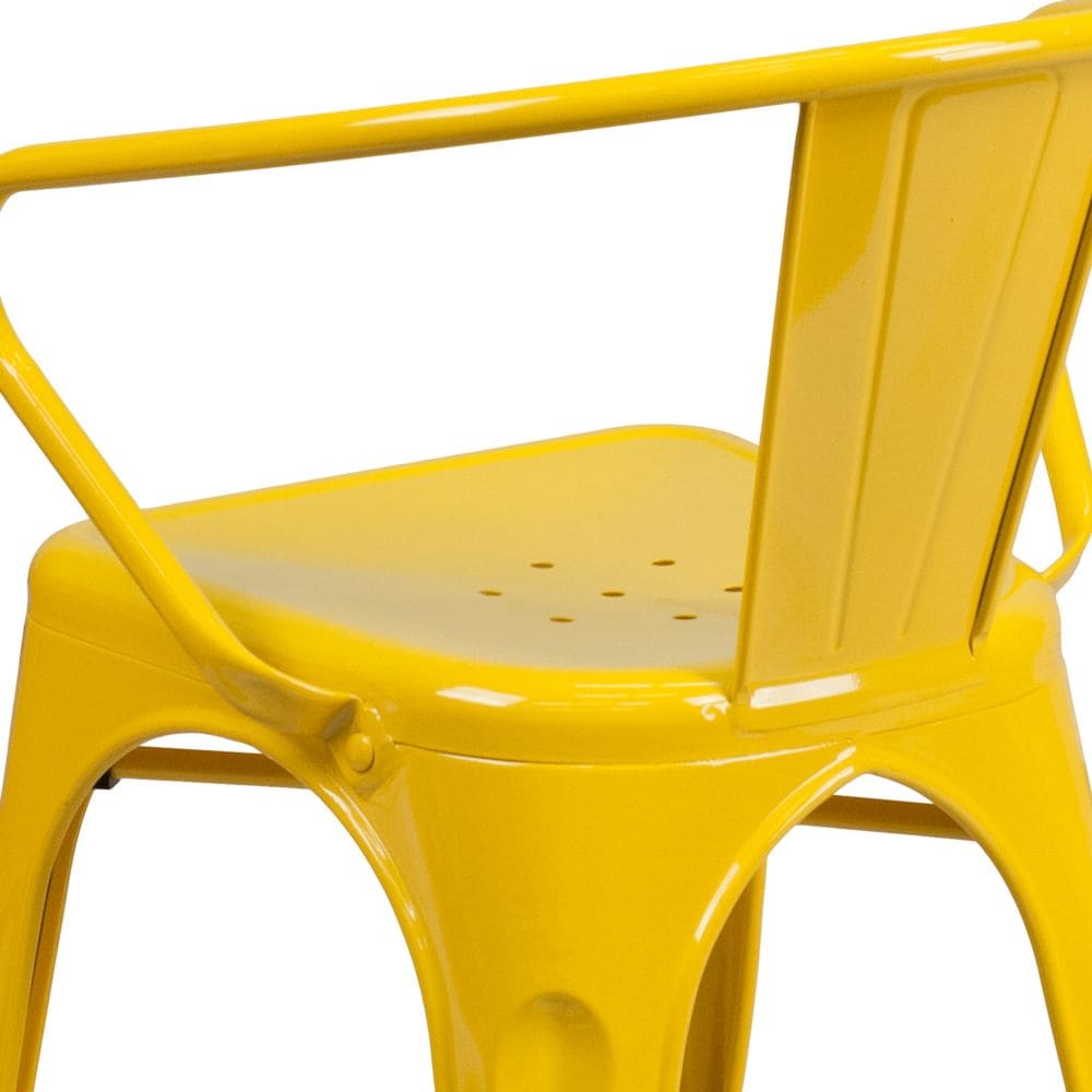 Chaise en métal jaune avec accoudoirs