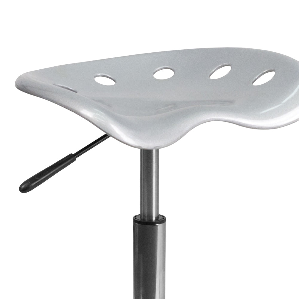 Siège de tracteur argenté vibrant et tabouret chromé