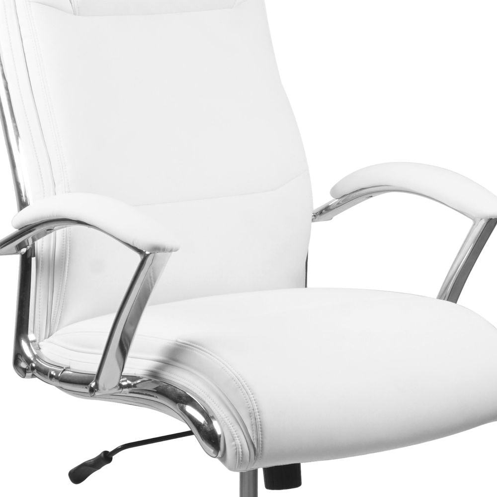 Chaise en cuir blanc à dossier haut