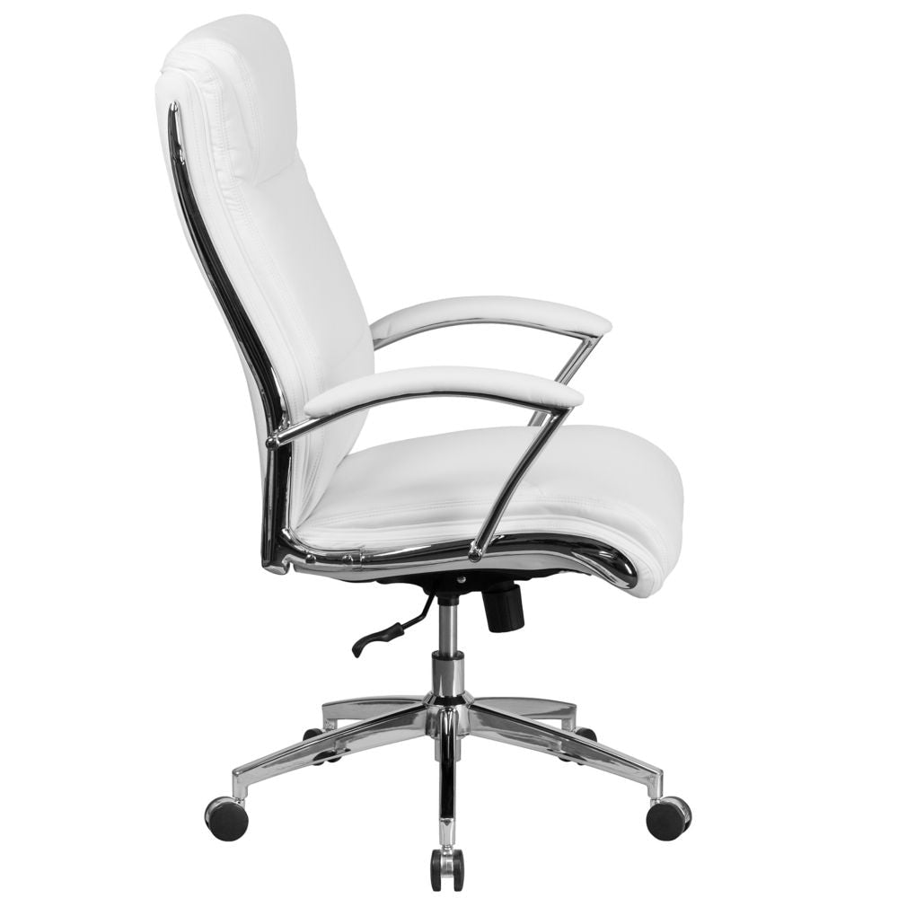 Chaise en cuir blanc à dossier haut