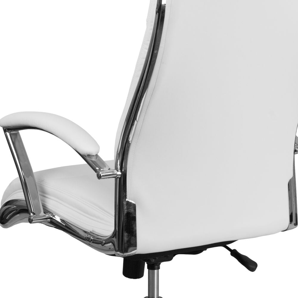 Chaise en cuir blanc à dossier haut