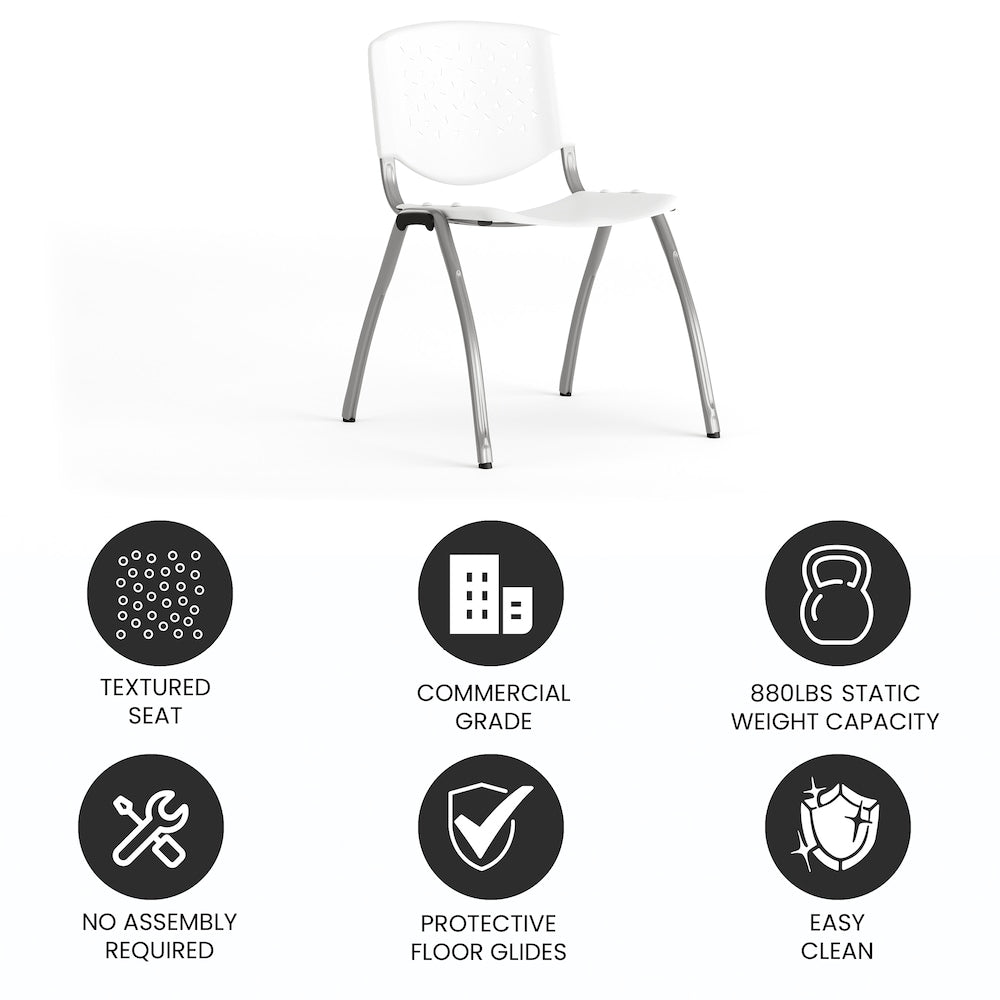 Chaise empilable en plastique blanc