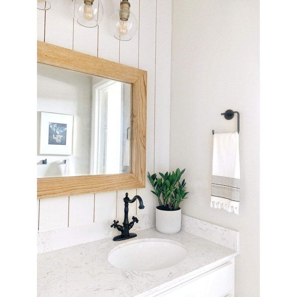 Heritage Single Hole 2-Handle Bathroom Faucet in Matte Black