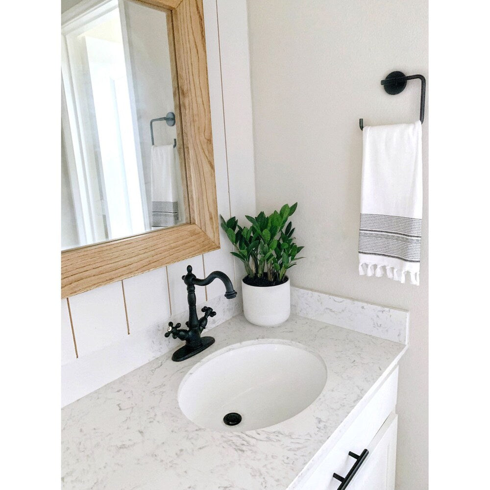 Heritage Single Hole 2-Handle Bathroom Faucet in Matte Black