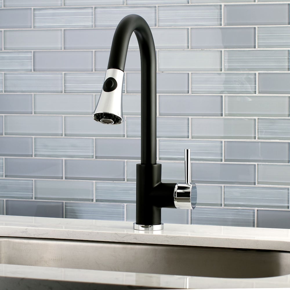 Robinet de cuisine moderne à poignée unique et pulvérisateur rétractable en noir mat et chrome