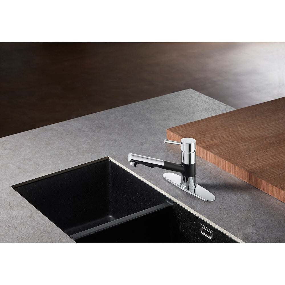 Robinet de cuisine à poignée unique et pulvérisateur rétractable Concord en chrome et noir mat