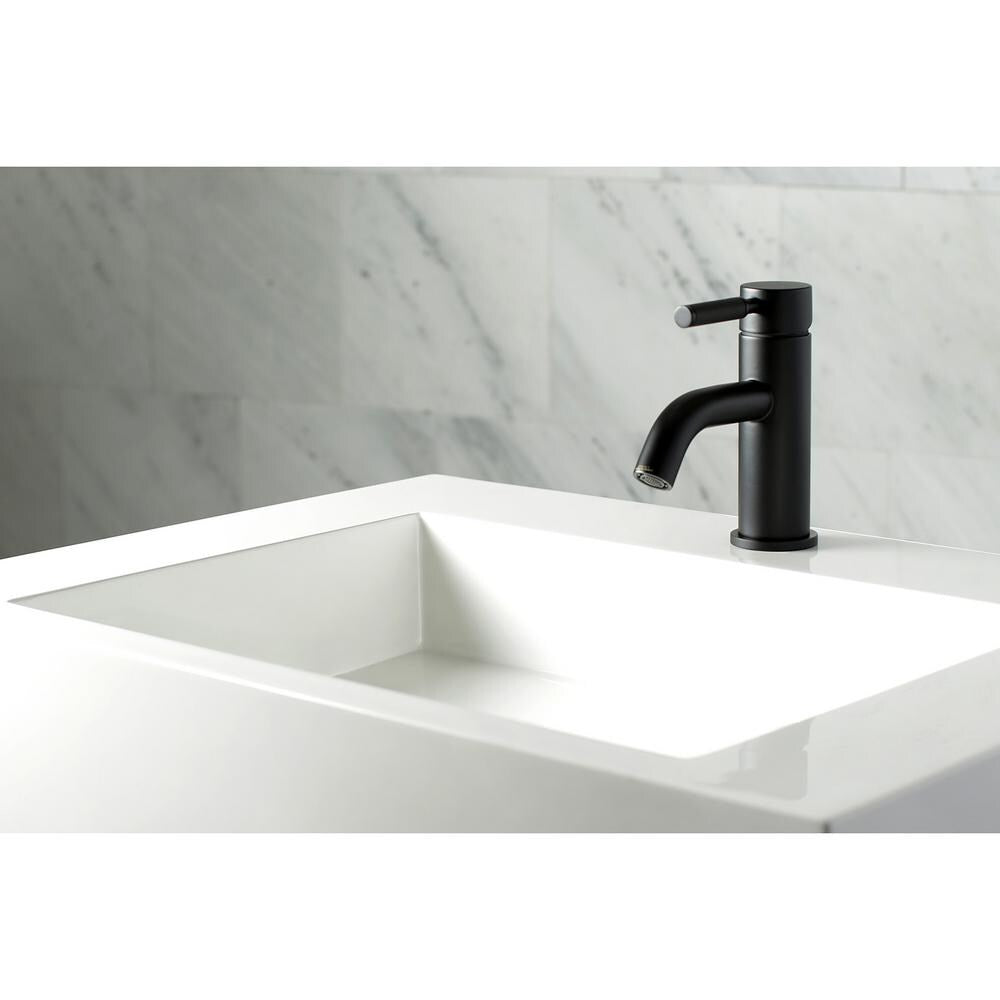 Single Hole Single-Handle Bathroom Faucet in Matte Black