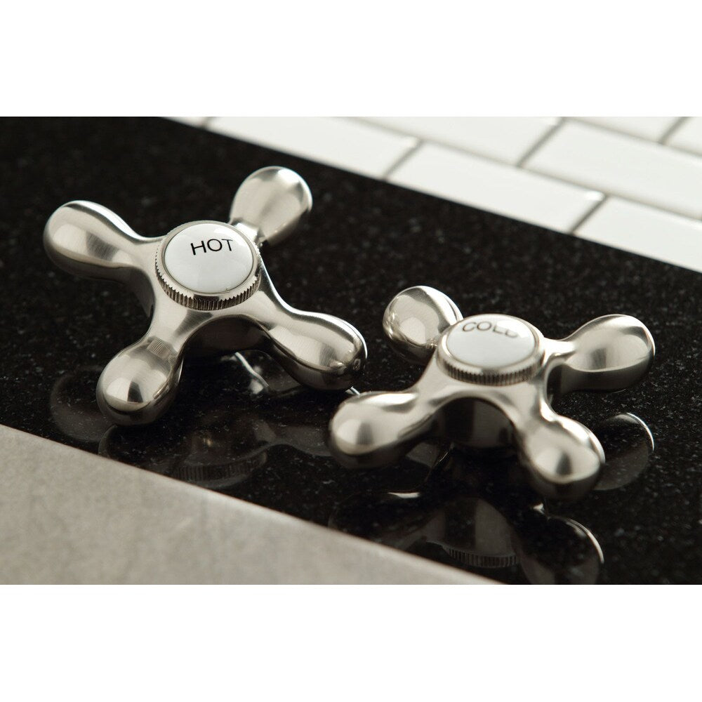 Robinet de cuisine standard à 2 poignées de style victorien avec pulvérisateur latéral en nickel satiné