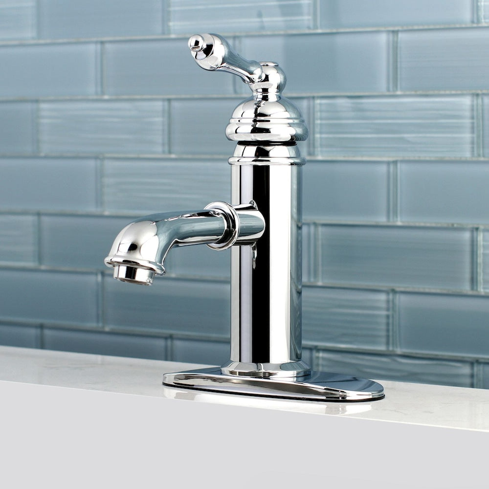 Robinet de salle de bain traditionnel à poignée unique et trou unique en chrome poli