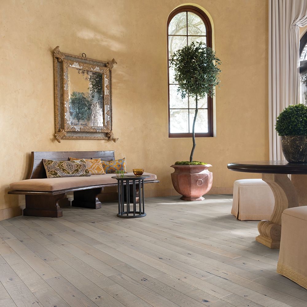 Plancher, bois franc massif, 3/4 po x 5 po x longueur variable, Chêne français Pebble Beach (904,16 pi2/palette)