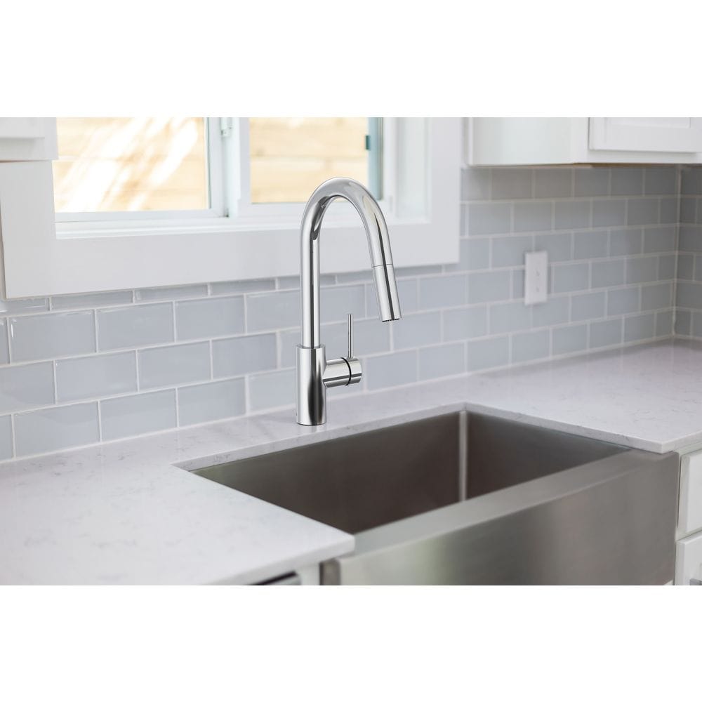 Robinet de cuisine à tirette à poignée unique Haisley en chrome