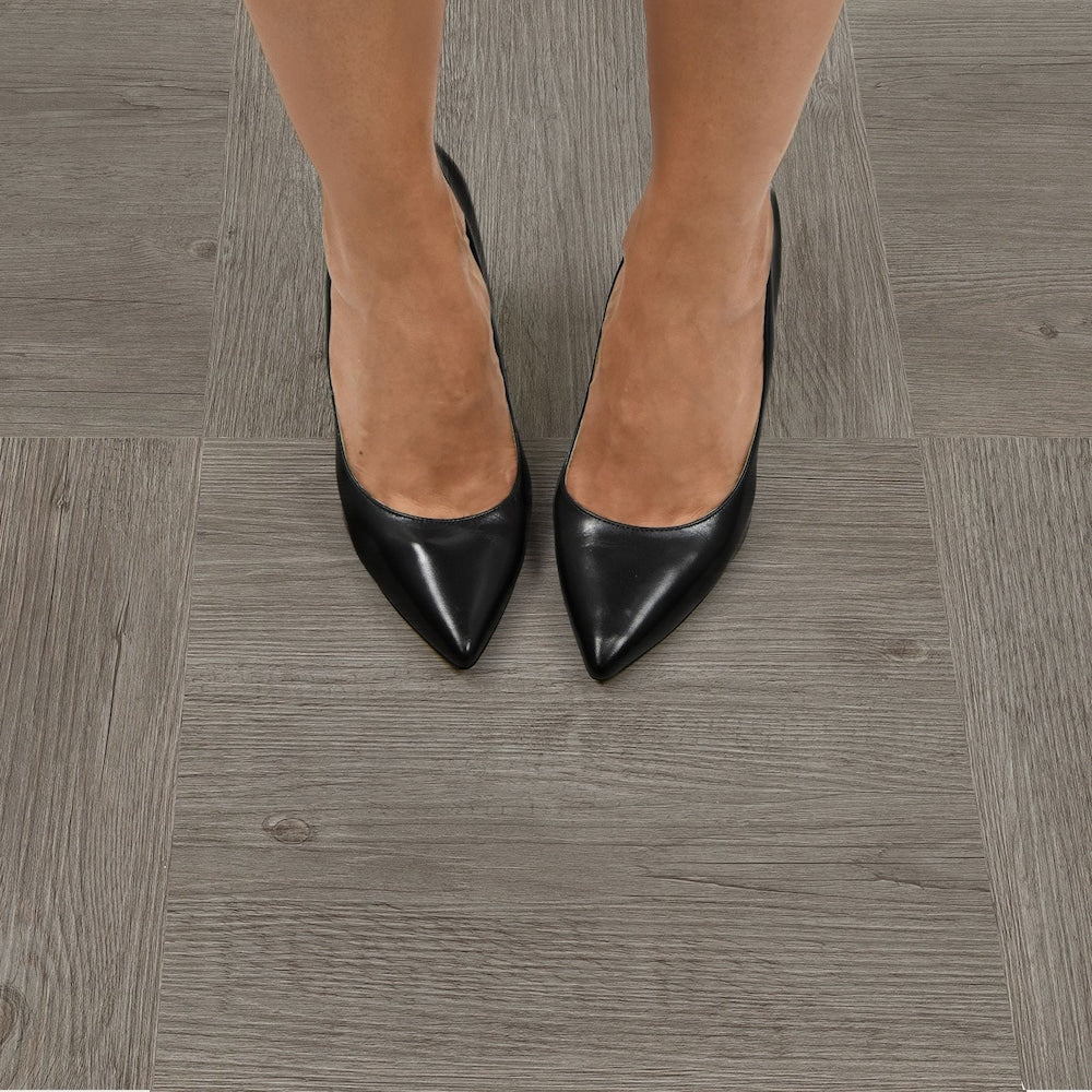 Carreaux de sol autocollants Ashwood de 12 po x 12 po (20 pi2/caisse)