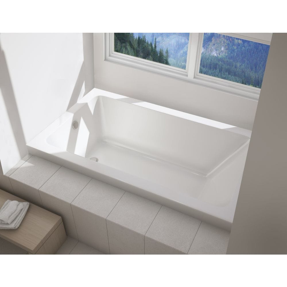 Baignoire rectangulaire en acrylique Skybox 72L x 36W x 23H, drain à gauche, en blanc avec bride de carrelage, profondeur de trempage de 15 pouces