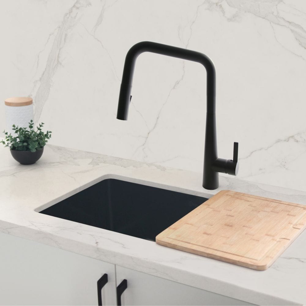 Single Handle  Pull down Sprayer  Kitchen Faucet in Stainless Steel Black