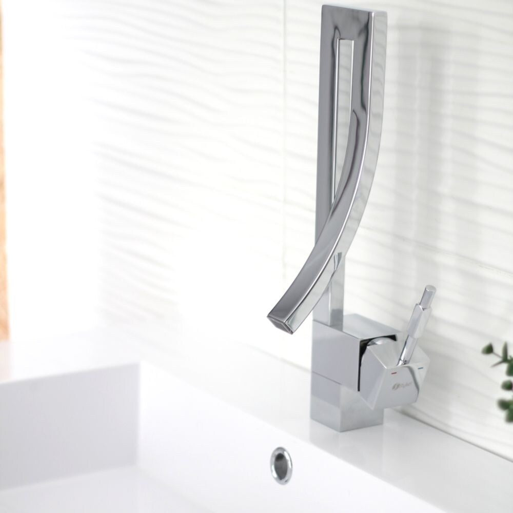 Single Handle Vessel Sink Bathroom Faucet in Chrome