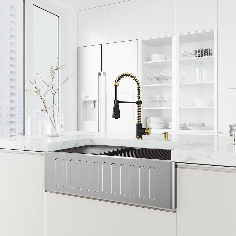 Brant Single-Handle Pull-Down Sprayer Kitchen Faucet with Soap Dispenser in Matte Brushed Gold&Matte Black