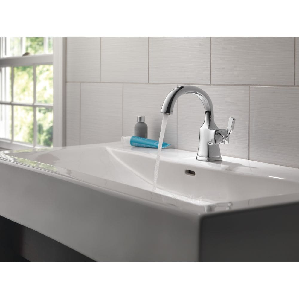 Robinet de lavabo de salle de bain à poignée unique et à trou unique Sawyer, montage sur pont, débit standard, chrome