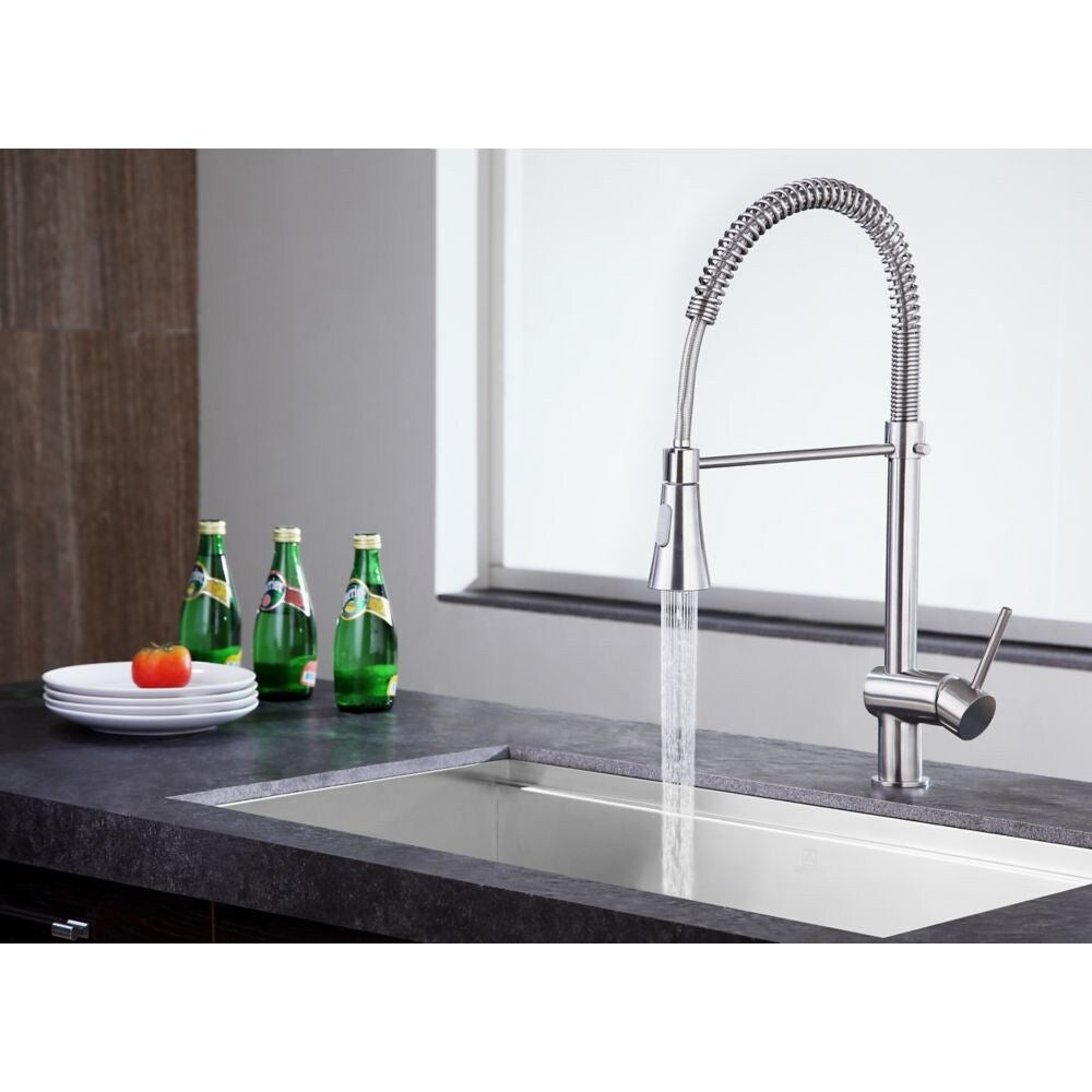 Robinet de cuisine standard à poignée unique Carriage en nickel brossé